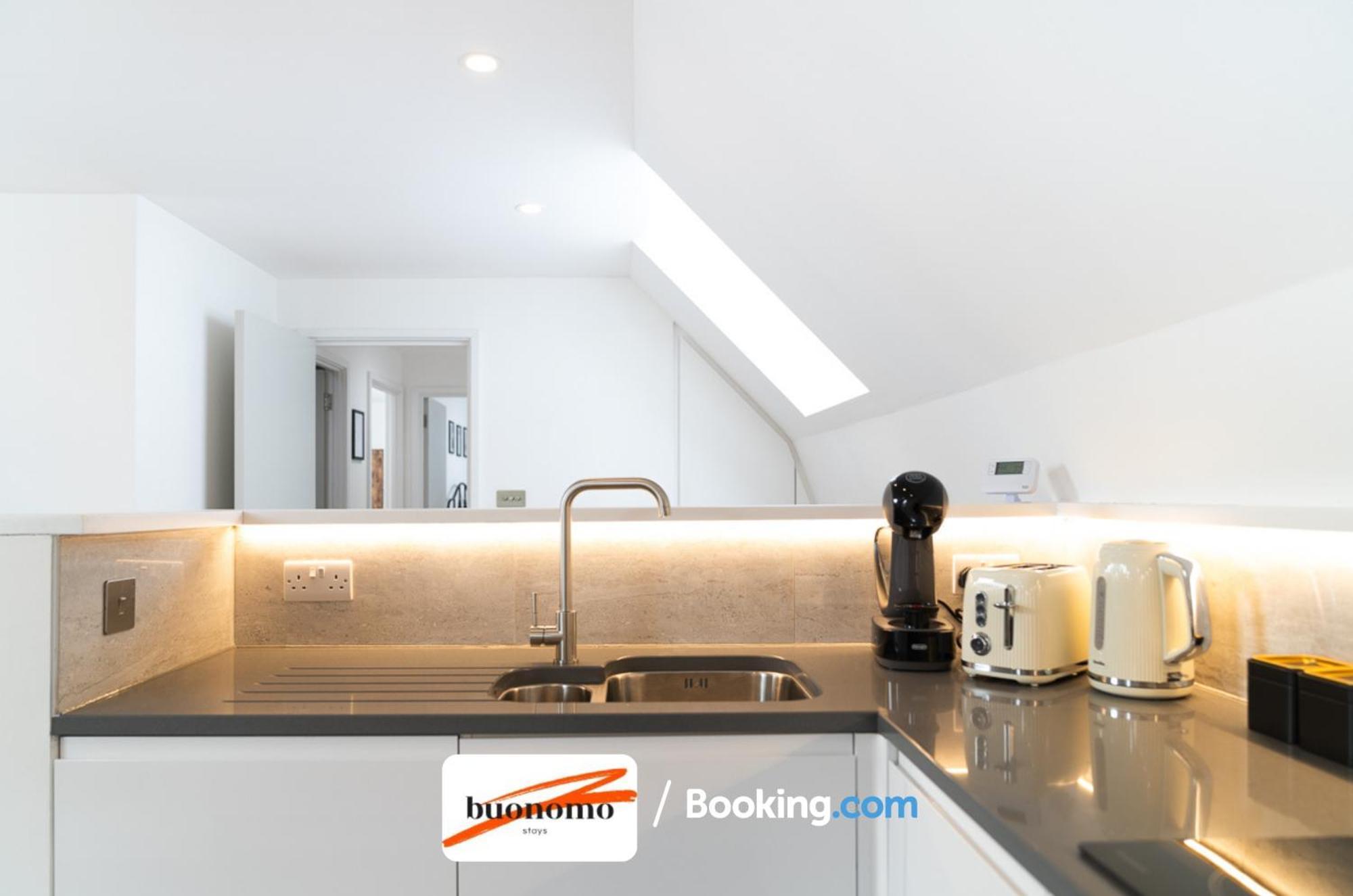 Two Bedroom Apartment At Buonomo Stays Short Lets & Serviced Accommodation London Kültér fotó