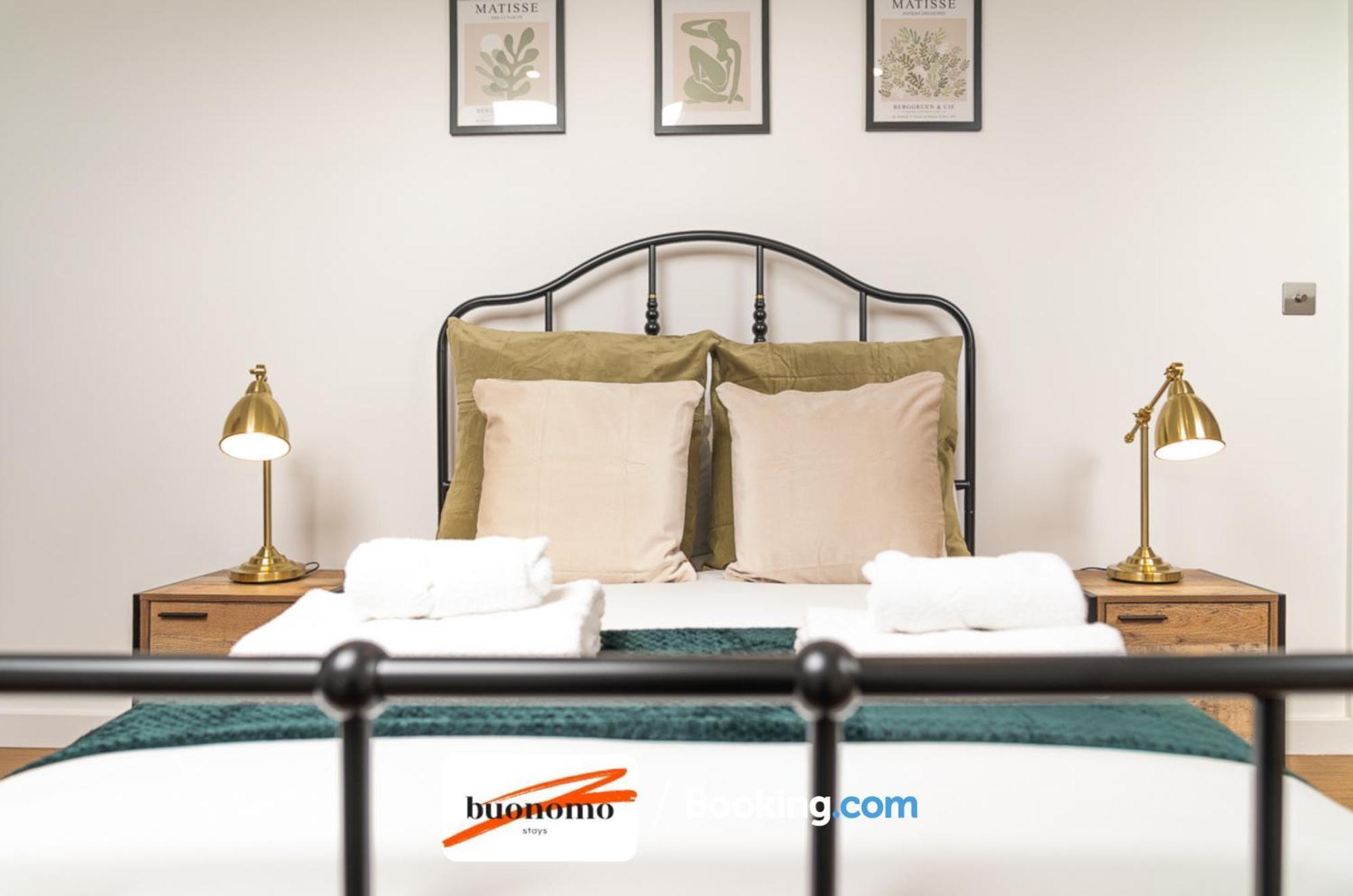 Two Bedroom Apartment At Buonomo Stays Short Lets & Serviced Accommodation London Kültér fotó