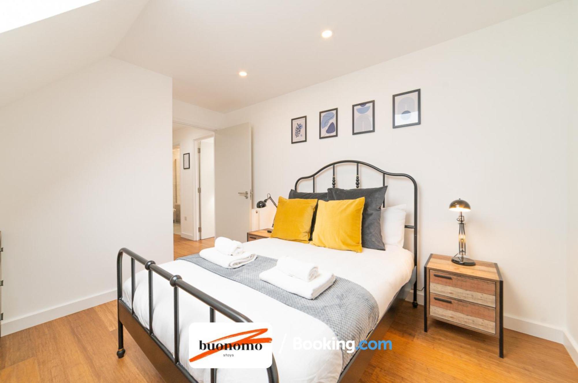 Two Bedroom Apartment At Buonomo Stays Short Lets & Serviced Accommodation London Kültér fotó
